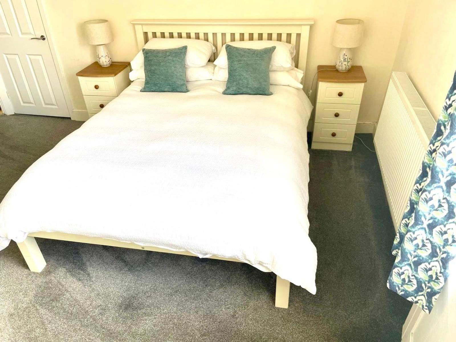 Town Centre Apartment Perfect Location With On-Street Parking Стратфорд на Ейвън Екстериор снимка