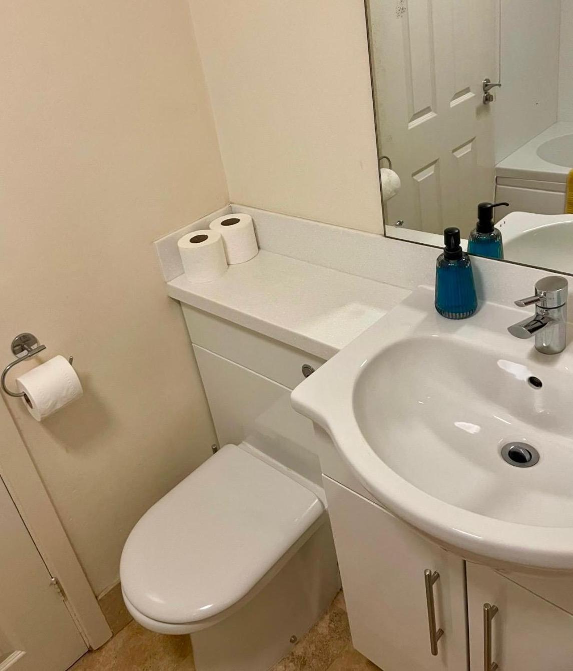 Town Centre Apartment Perfect Location With On-Street Parking Стратфорд на Ейвън Стая снимка