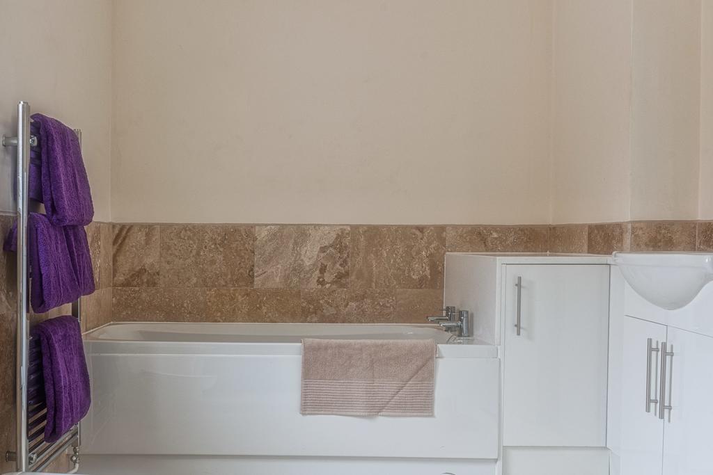Town Centre Apartment Perfect Location With On-Street Parking Стратфорд на Ейвън Екстериор снимка