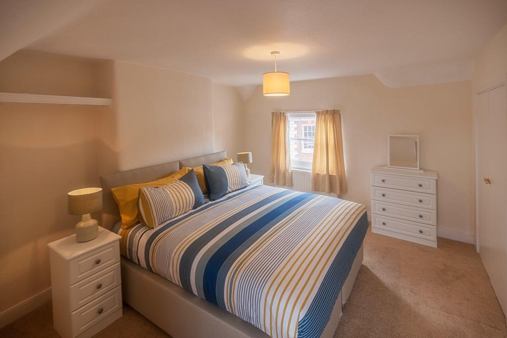 Town Centre Apartment Perfect Location With On-Street Parking Стратфорд на Ейвън Екстериор снимка