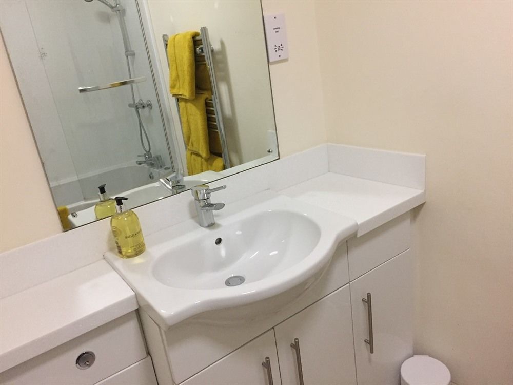 Town Centre Apartment Perfect Location With On-Street Parking Стратфорд на Ейвън Екстериор снимка